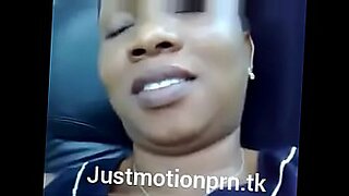 round ass black diva rides horny tranny wearing pantyhoes