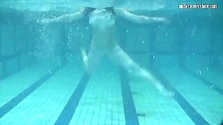 sex in swimming pool b