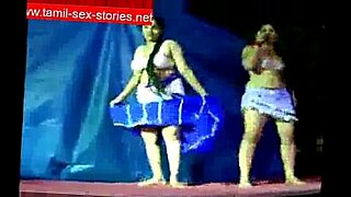 tamil aunty saree and blouse remove