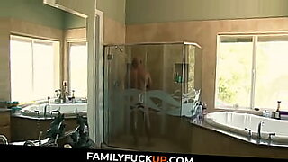 step sister take a bath with fuck