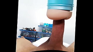 hot webcam chick solo fingering