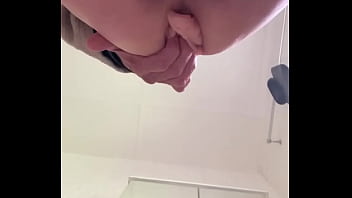 findshe loves rubbing cock on her pussie lips