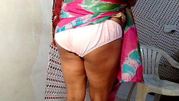 favela girl show big big butt