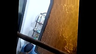 receptionist fucked while working