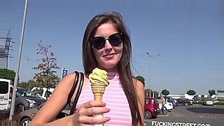 suri gorgeous amateur brunette playing with her pussy in public
