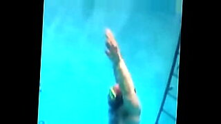 mia khalifa boob showing in water