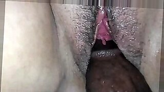 amateur girl gets fucked on bed homemade