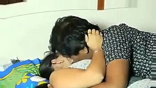 mom and daughter fucking on bad at night