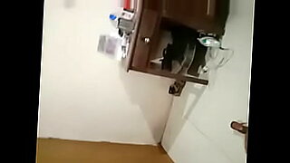 scissor lesbian maid in toilet