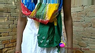 village girl ass press on saree