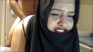 arab lady fuck on floor