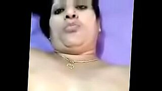 smart desi kerala aunty show her huge boobs indian