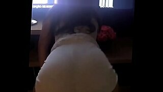 loirinha novinha na webcam mostrando a buceta